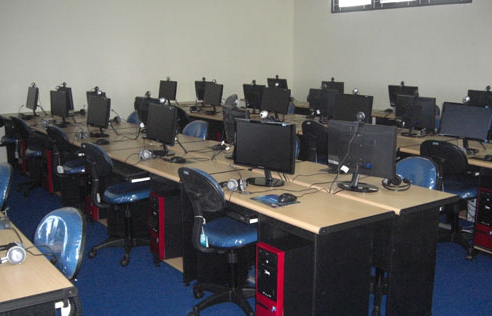 Laboratorium Bahasa Mutlimedia Laboratorium Bahasa Mutlimedia